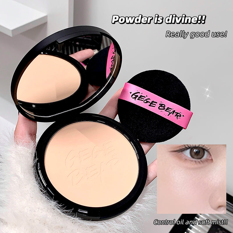 Compact powder with a pink puff labeled 'GEGE BEAR' held by a hand, with text indicating satisfaction.
