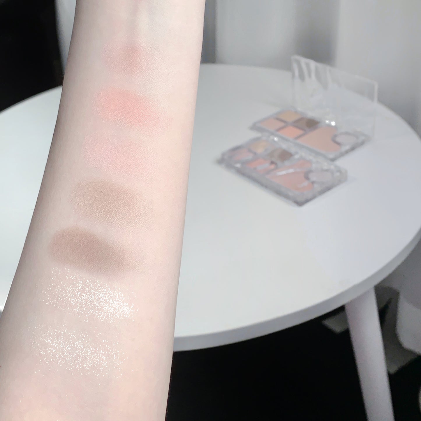Gege Bear Light & Shadow Integrated Eye Palette