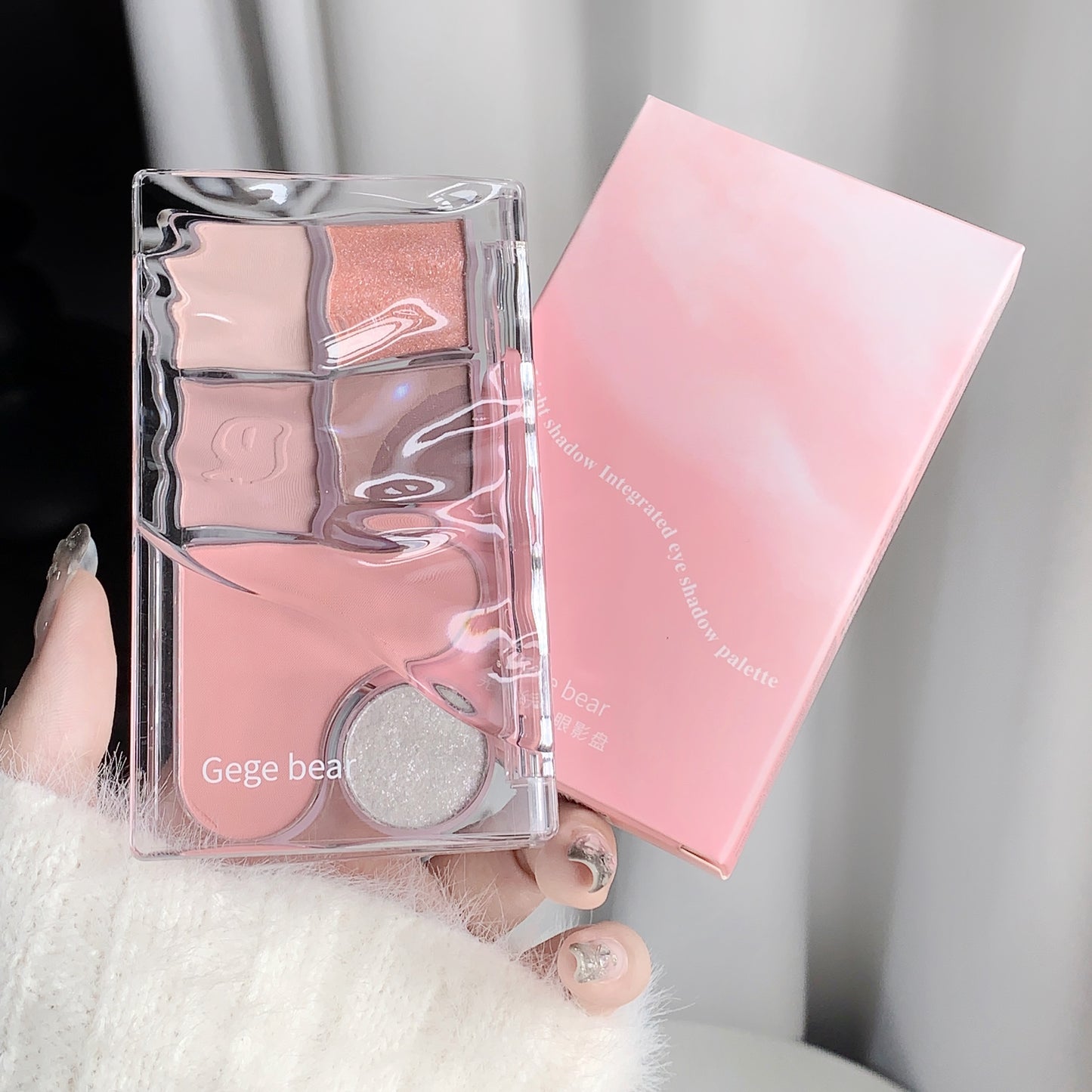 Gege Bear Light & Shadow Integrated Eye Palette