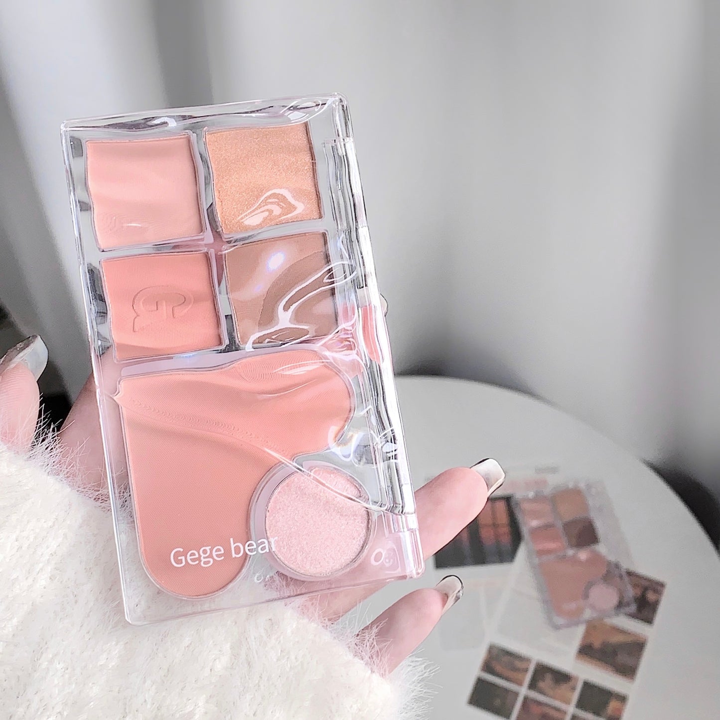 Gege Bear Light & Shadow Integrated Eye Palette