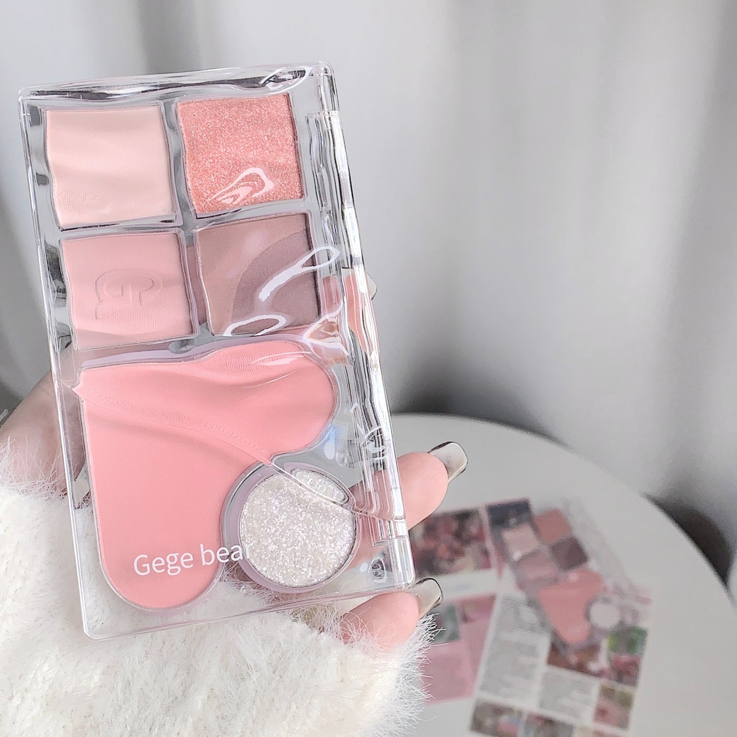 Gege Bear Light & Shadow Integrated Eye Palette