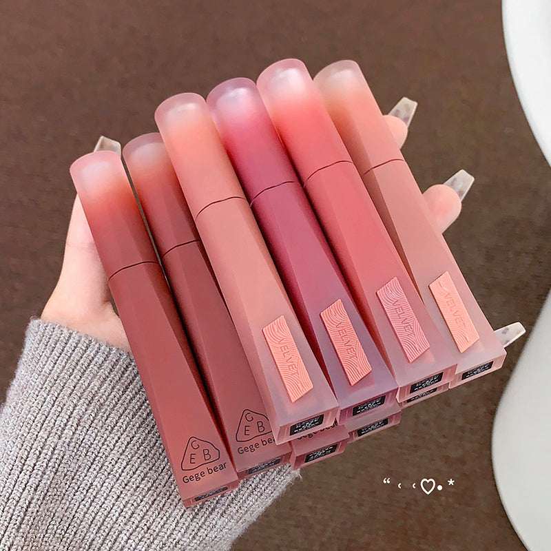 Gege Bear Velvet High-Fixing Lip Glaze
